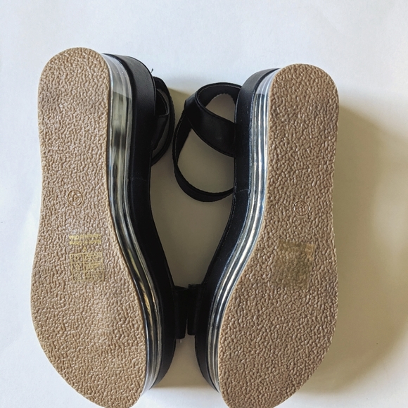 Denna & Ozzy Urban Outfitters acrylic platform sandal 90s style - Picture 5 of 5